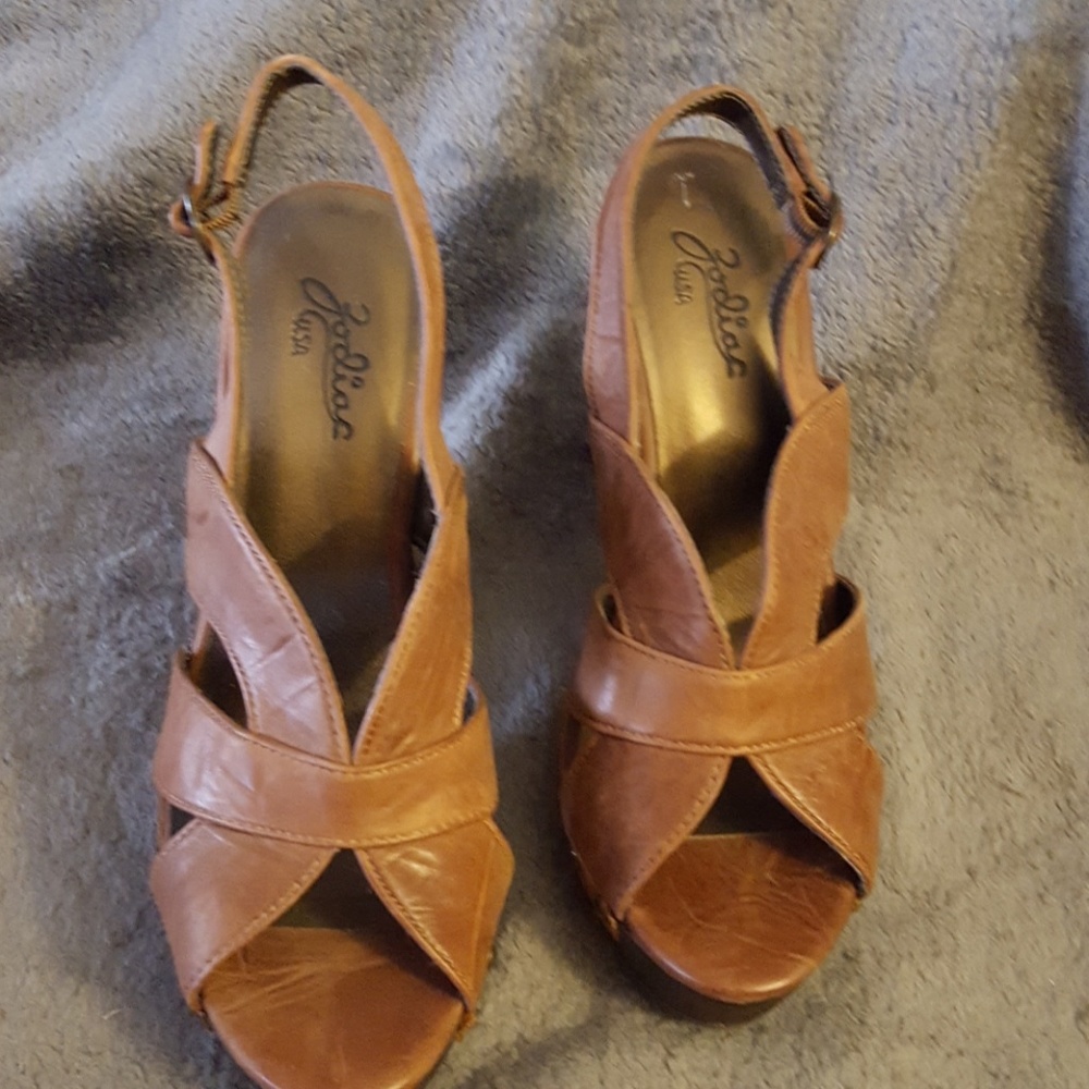 Tan leather platform heels with wood look bottoms